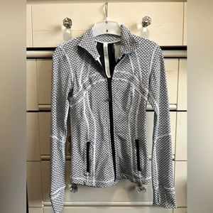 Lululemon Define Jacket Black and White size 2 limited edition!